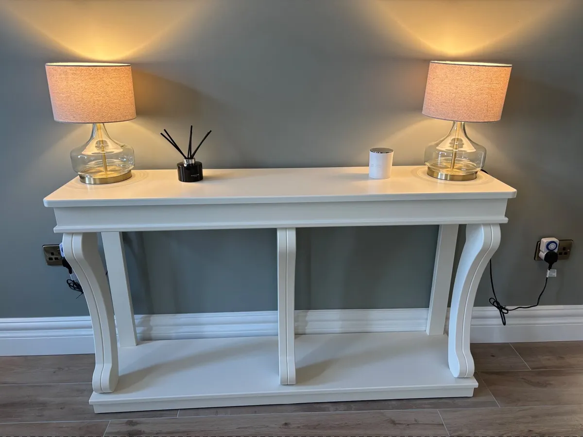 Console table - Image 1
