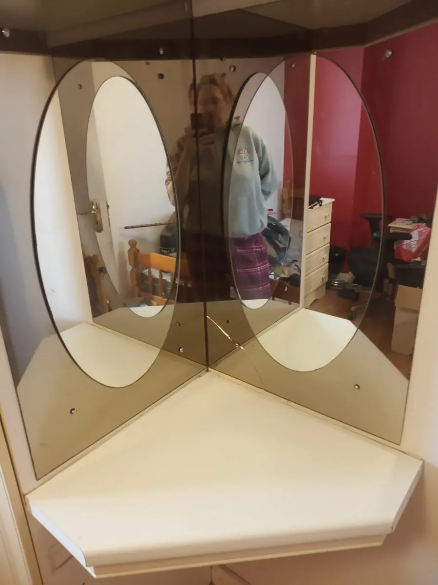 Wardrobe - Image 2