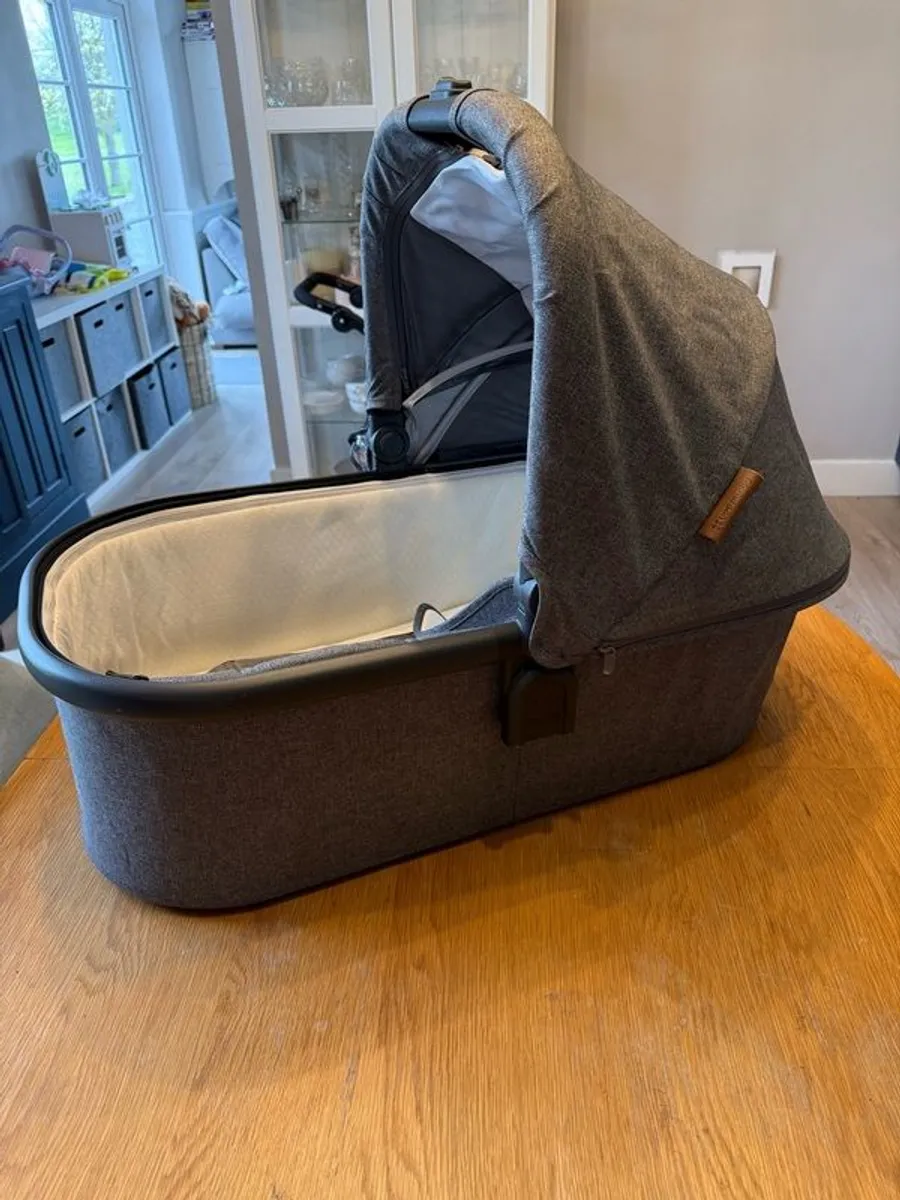 Uppababy Carrycot - Image 1
