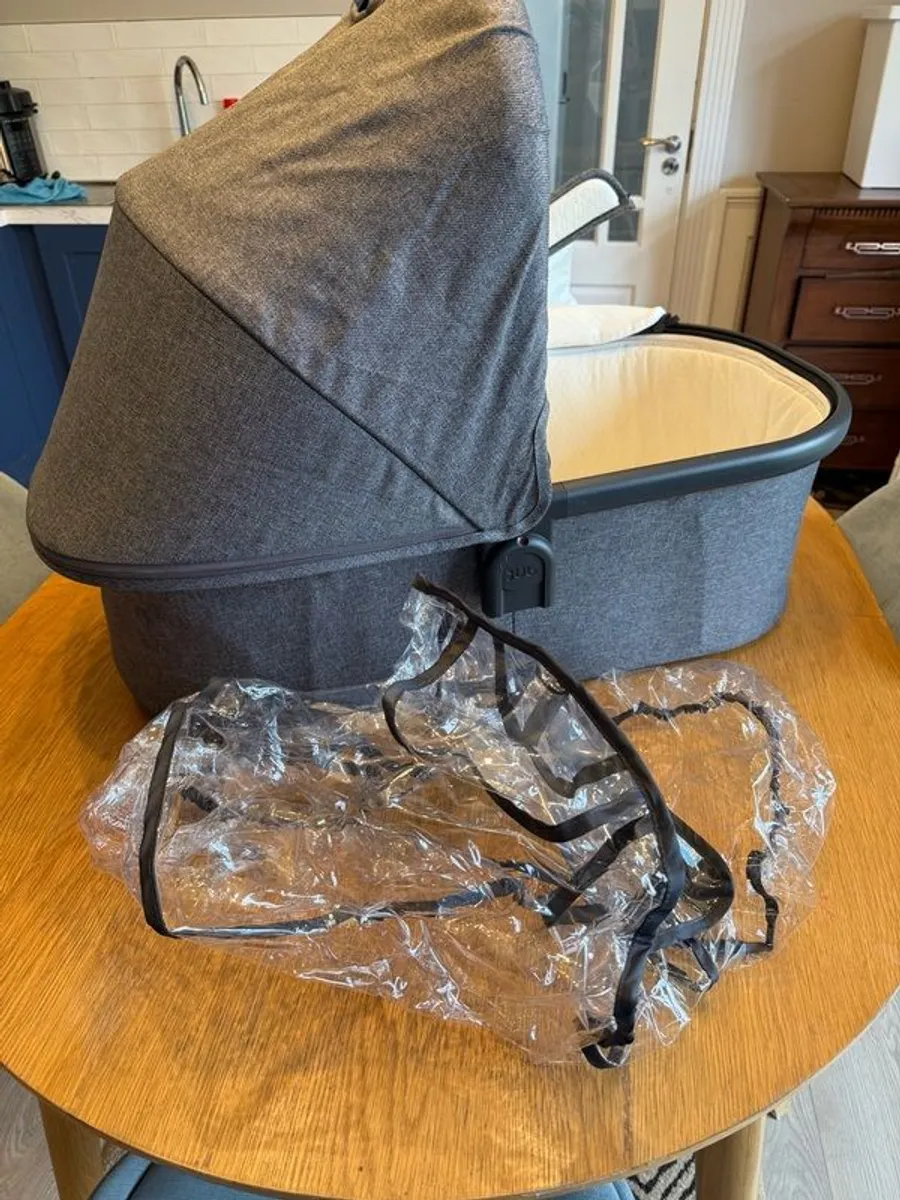 Uppababy Carrycot - Image 4