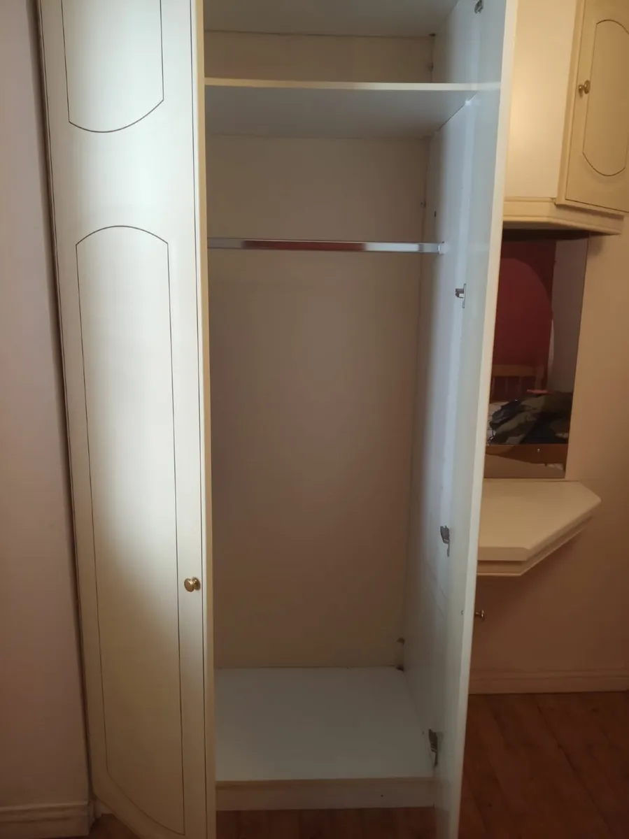Wardrobe - Image 4