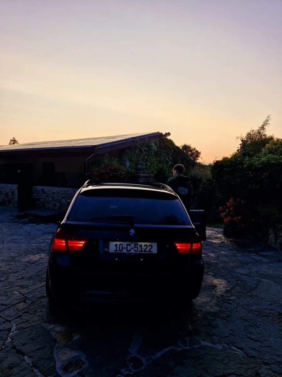 BMW 3-series e91 panoramic roof - Image 3