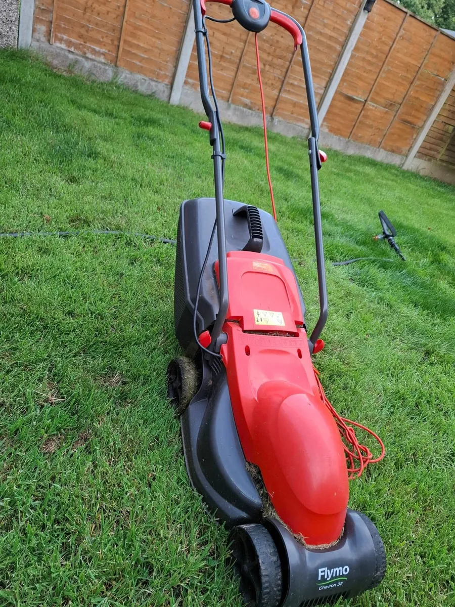 Lawnmower Flymo - Image 1