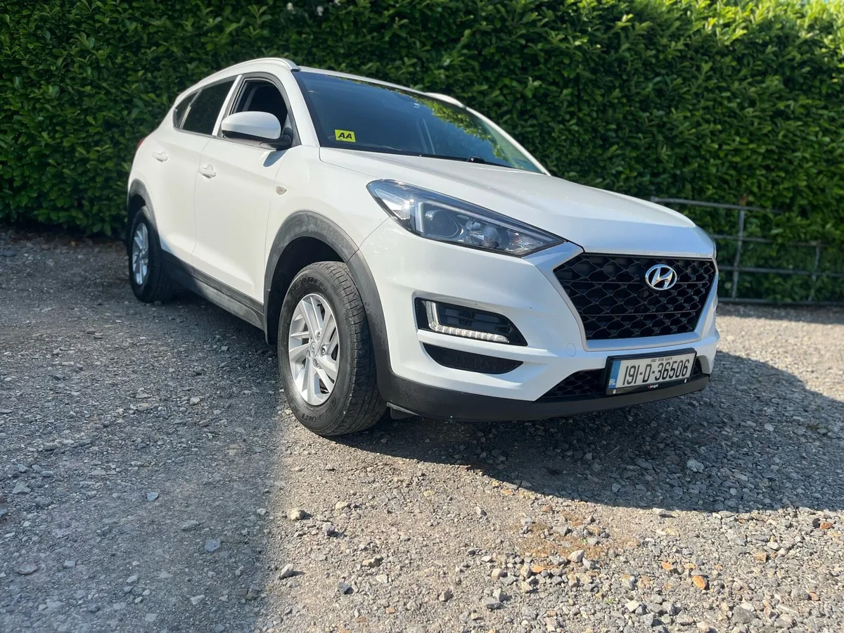 191 Hyundai Tucson 2 seater commercial - Image 1