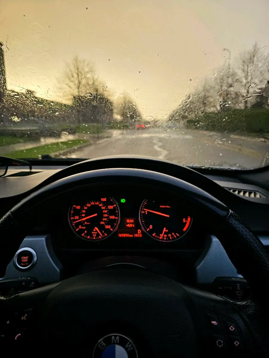 BMW 320D M sport - Image 1