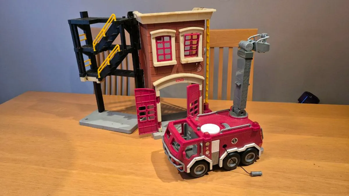 Imaginext fire truck and station