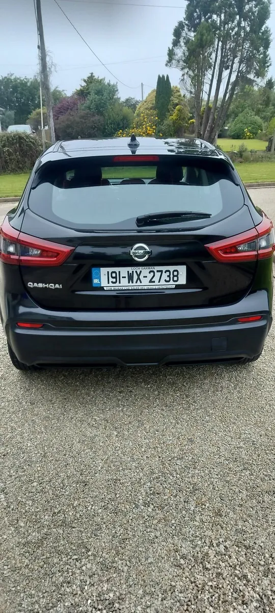Nissan Qashqai Acenta Premium 115PS 5DR - Image 2