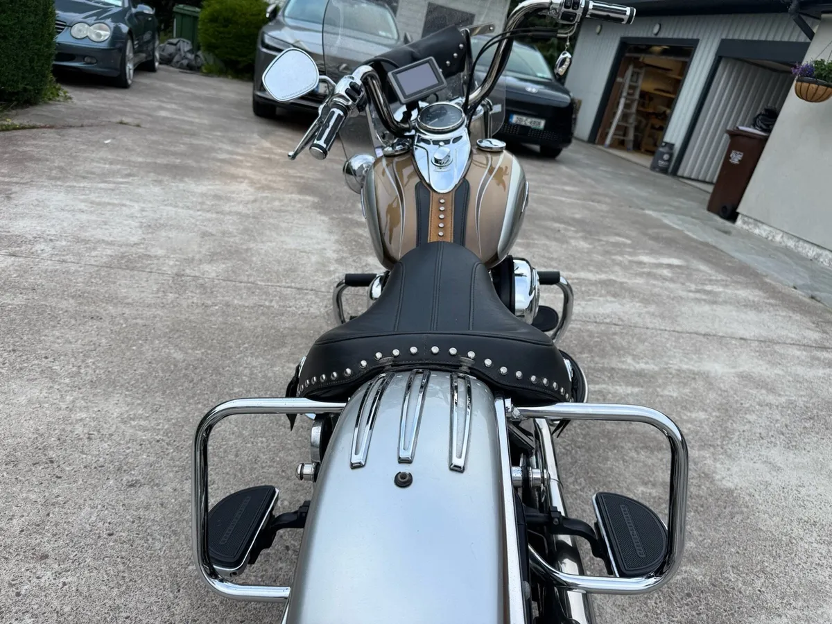 Harley Davidson Heritage Softail FLSTC - Image 2