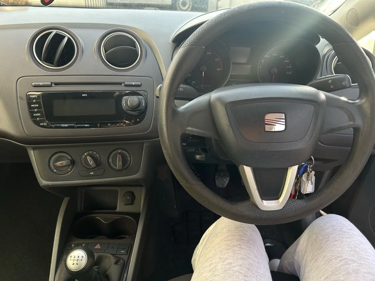 Car - Image 3