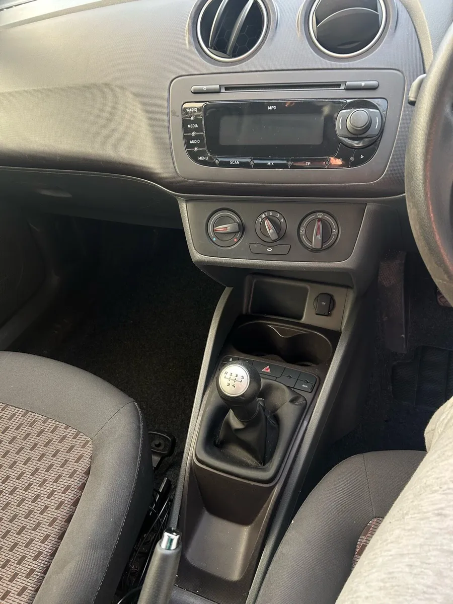 Car - Image 4