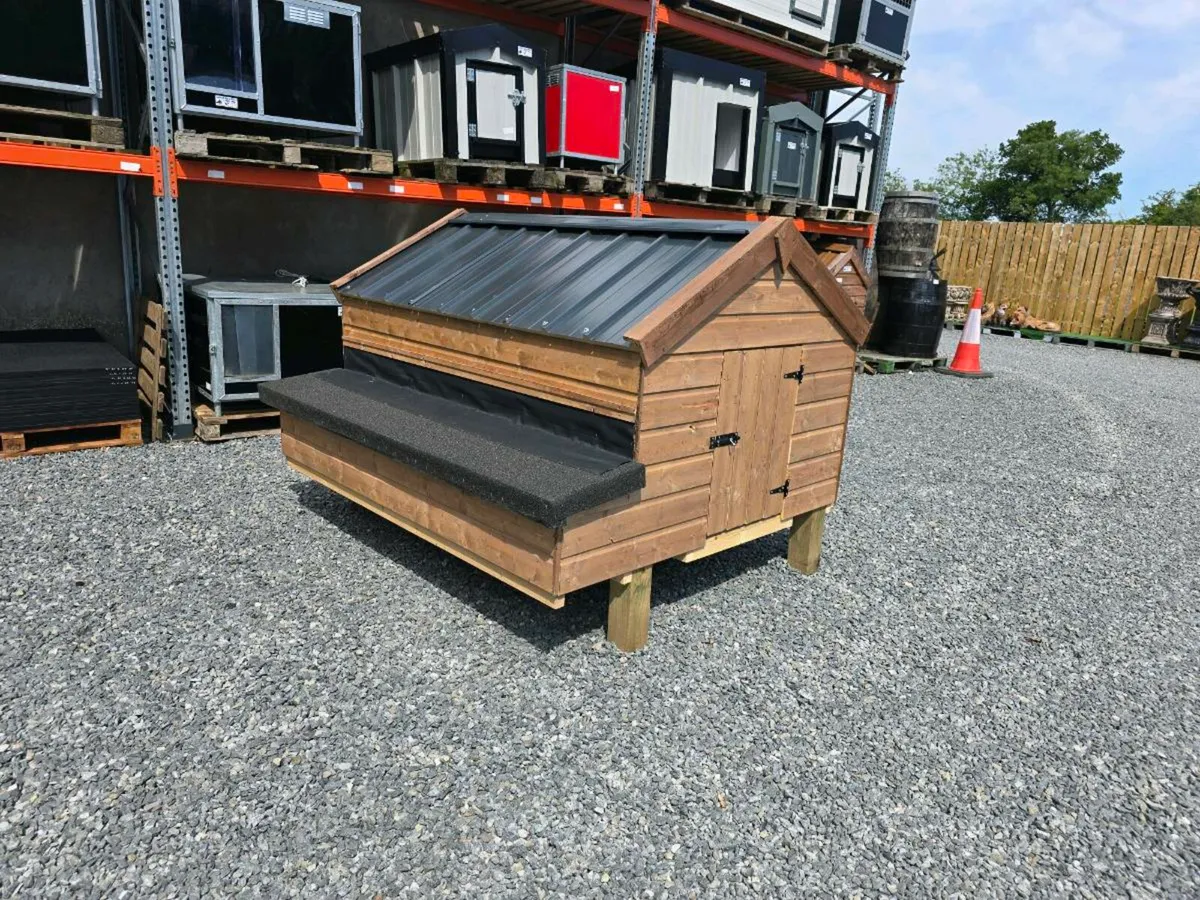 Wooden hen arks chicken coops - Image 1