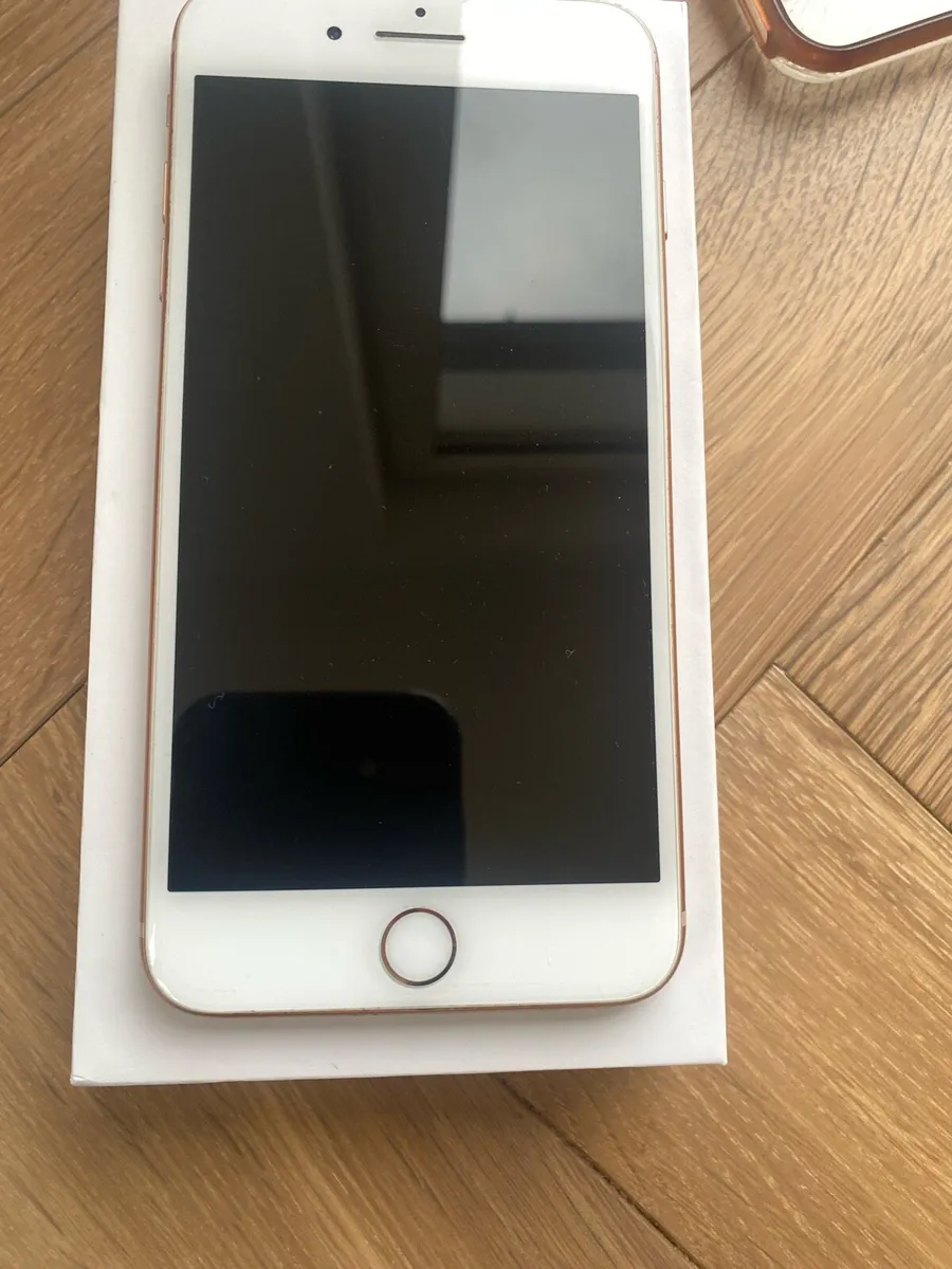 iPhone 8 Plus - Image 4