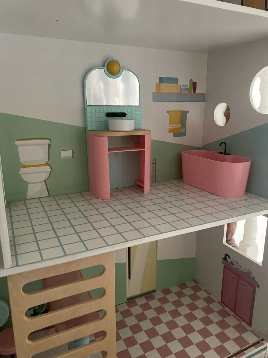 Dolls house - Image 3