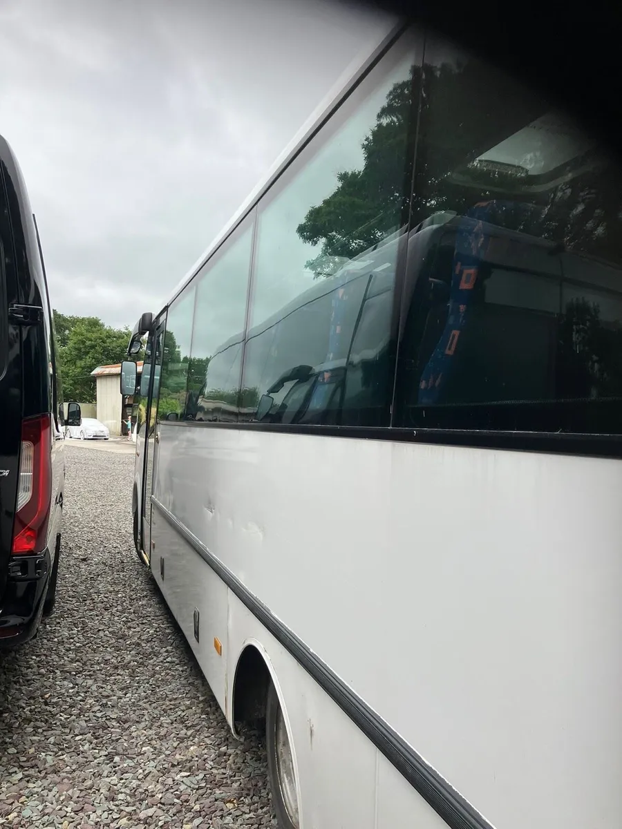 Mercedes 33 Seaters - Image 4