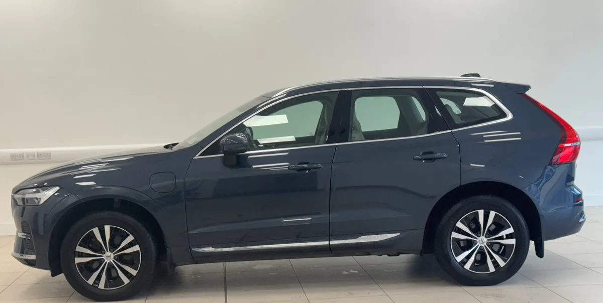 Volvo XC60 T6 Core PHEV Auto 2022 - Image 3