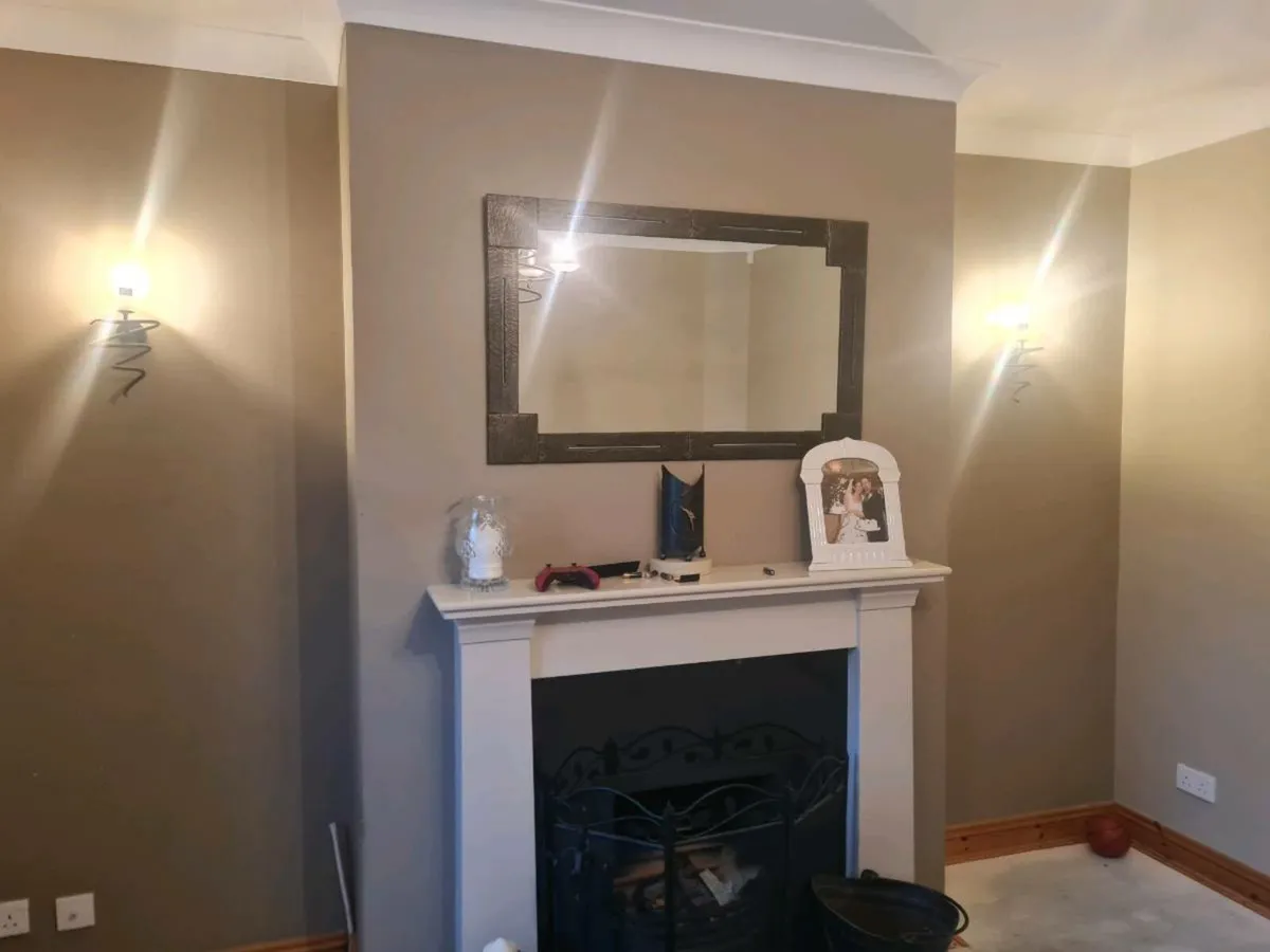 Light's - Image 2