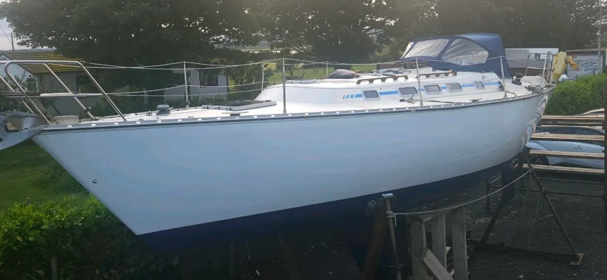 Friendship 35 sailing yacht - Image 1