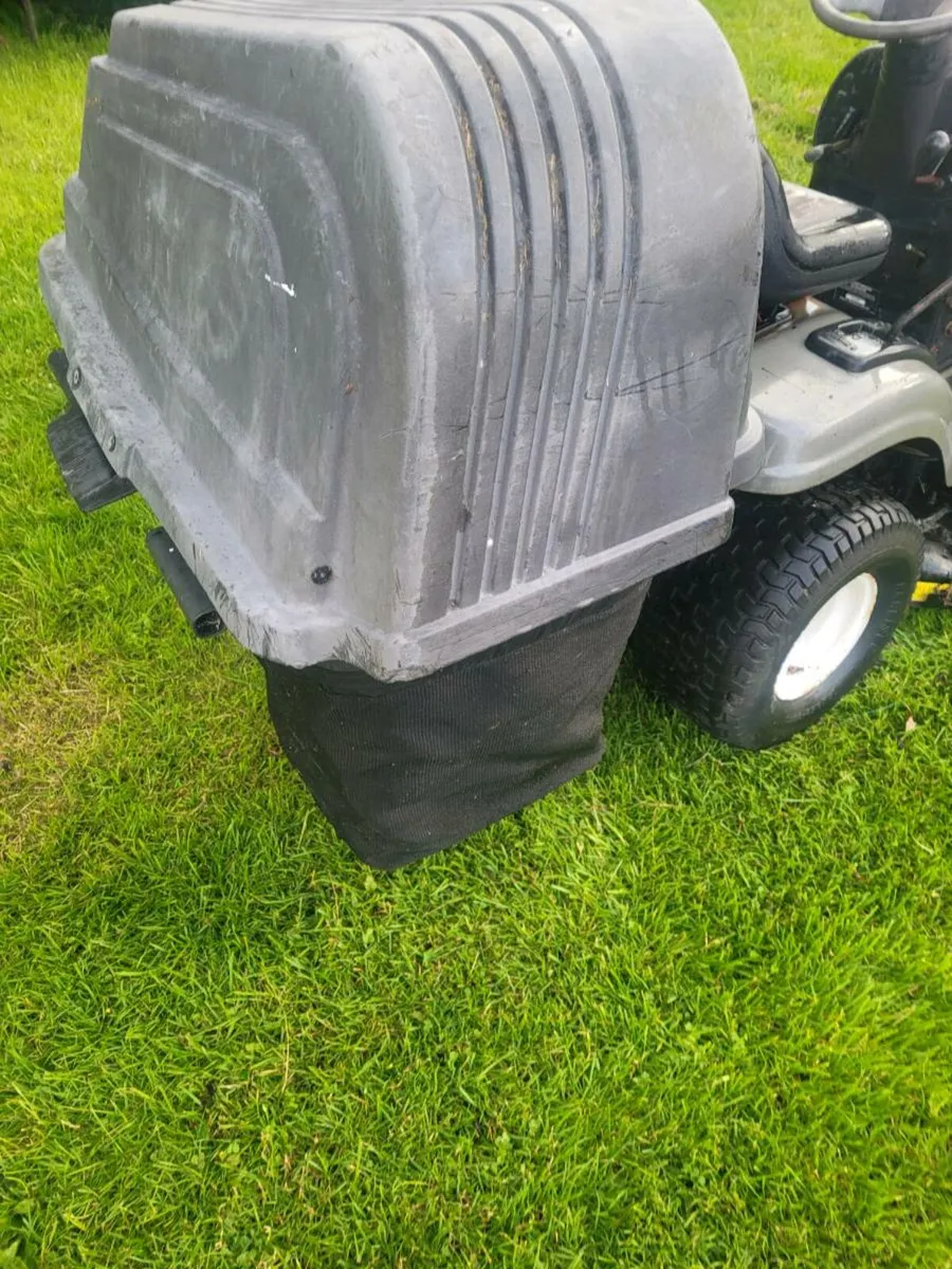 Ride on mower - Image 4