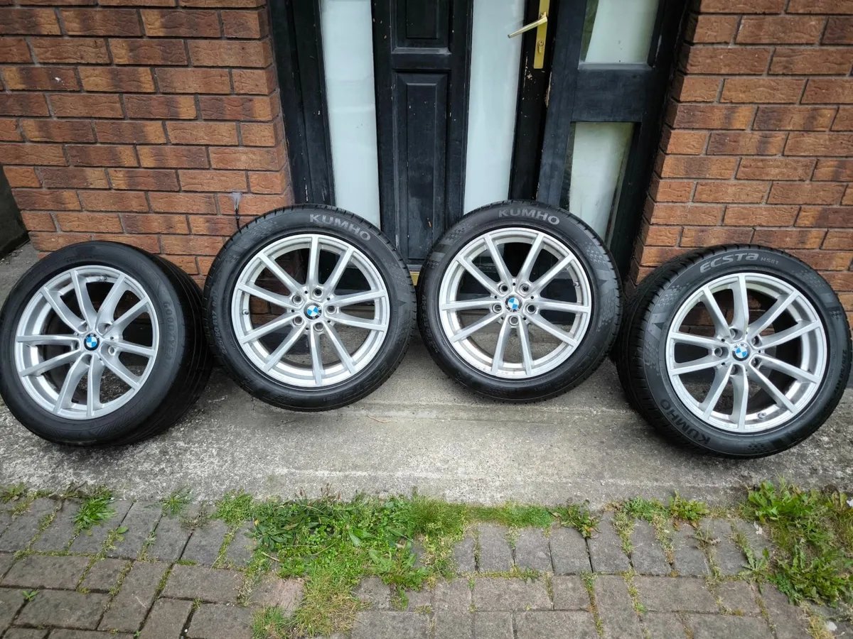BMW 3 series genuine wheels alloys 5x112 225/50/17 - Image 1