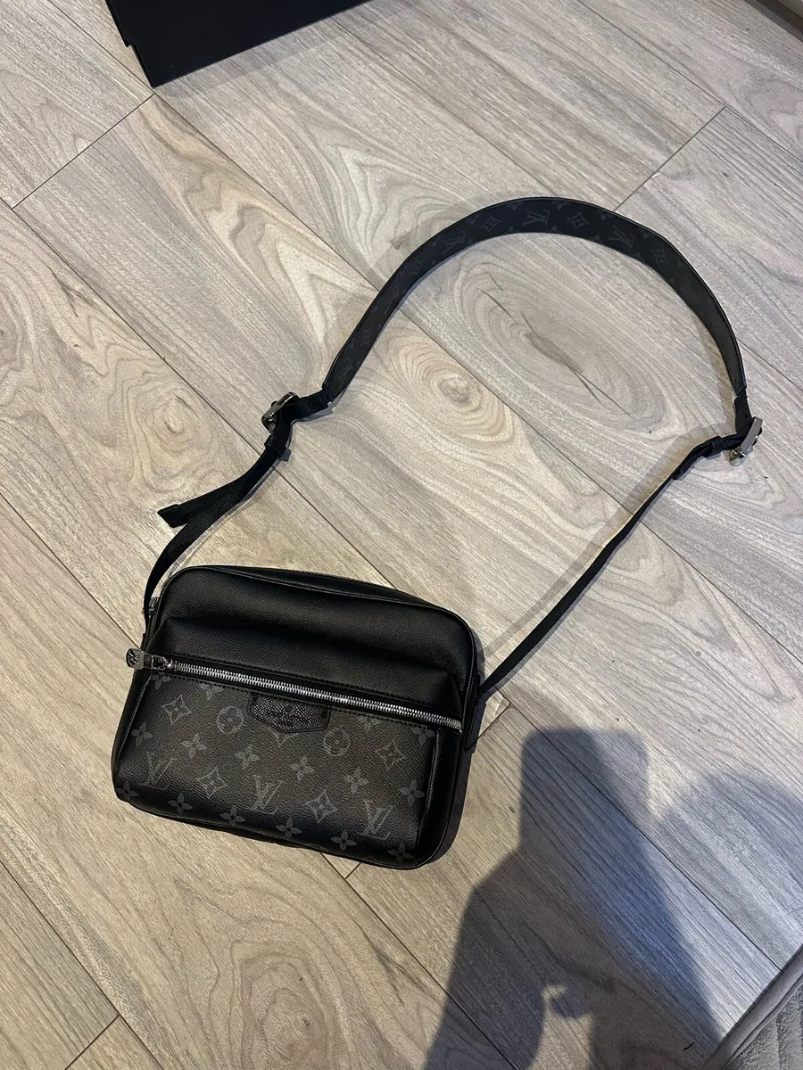 Lv Mens bag - Image 1