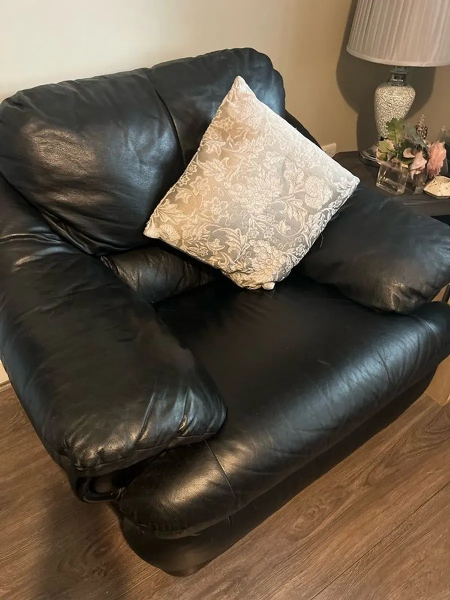 3 piece suite - Image 3
