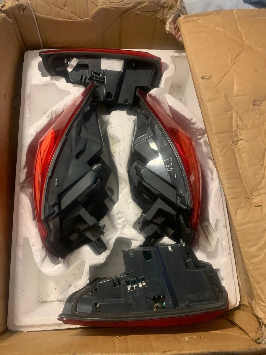Bmw F80 back lights will fit F30 to - Image 2