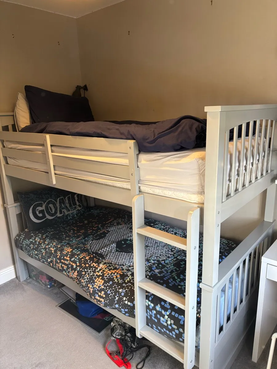 Bunk beds - Image 1