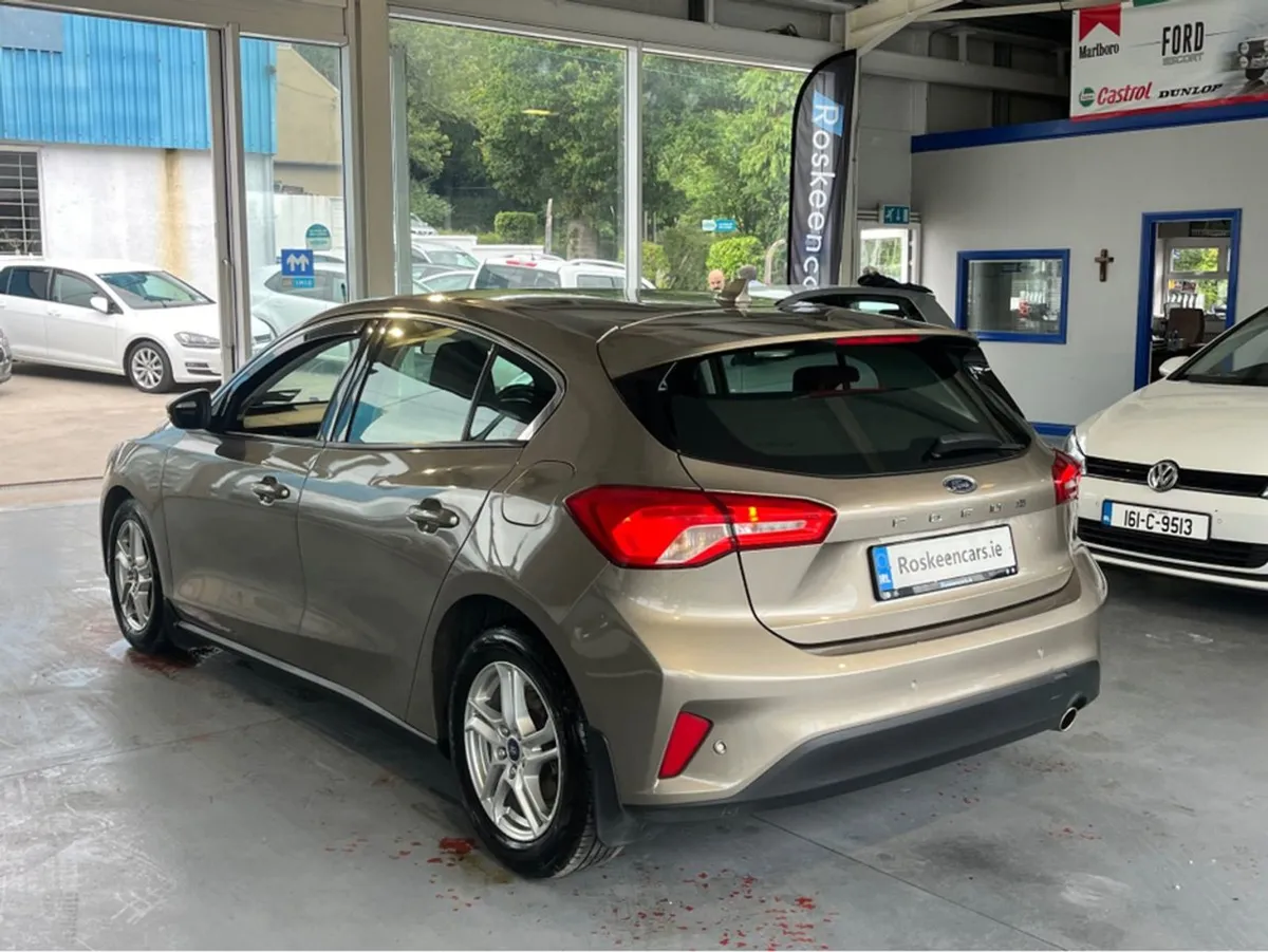 Ford Focus 1.5 Tdci Zetec 120PS 5DR - Image 4
