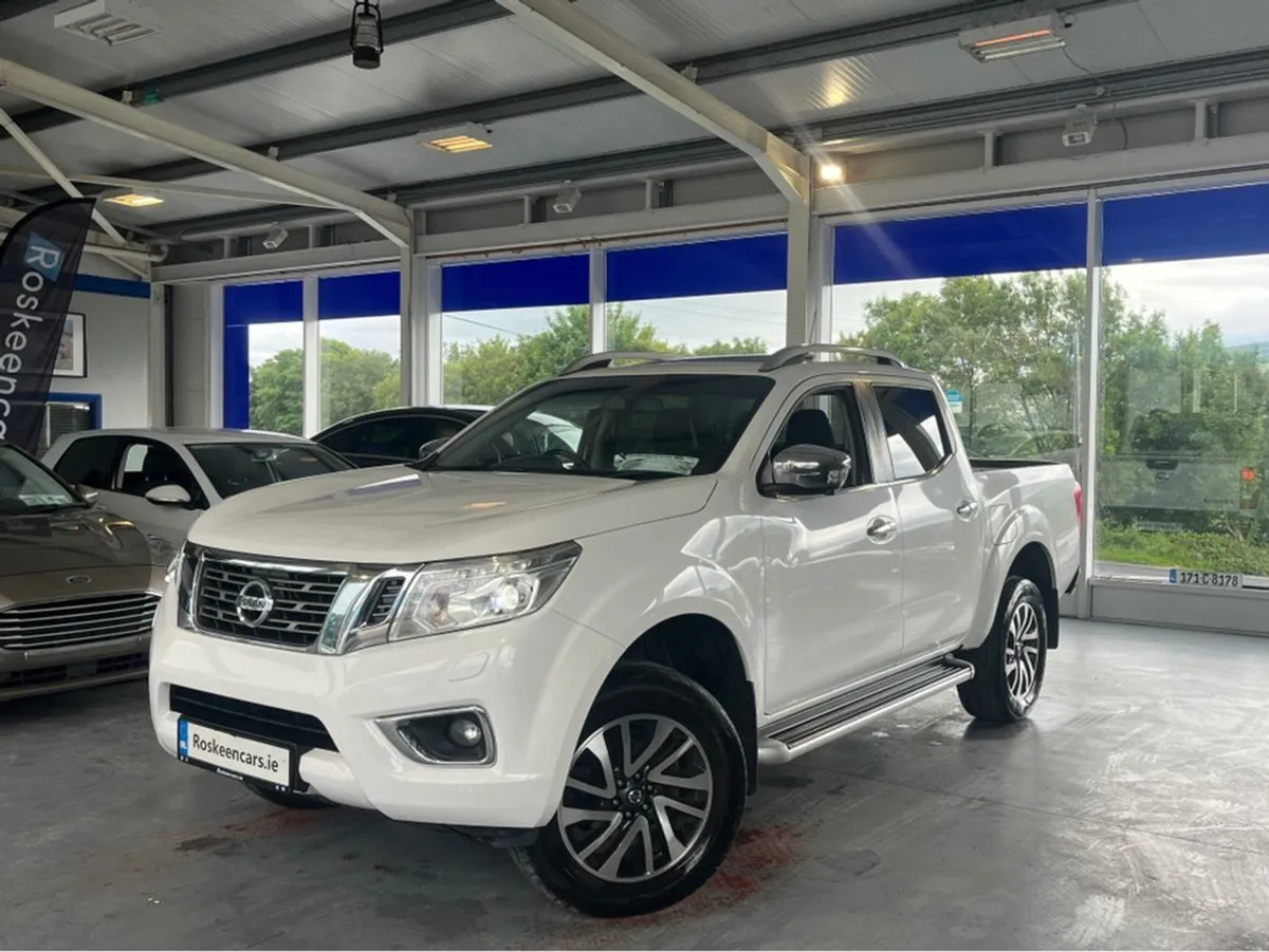 Nissan Navara 2.3 LE Leather Crew CAB 190 4DR - Image 3