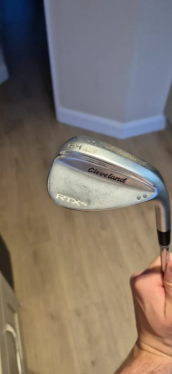 Cleveland RTX 4 Wedge – 54° Mid Grind - Image 1