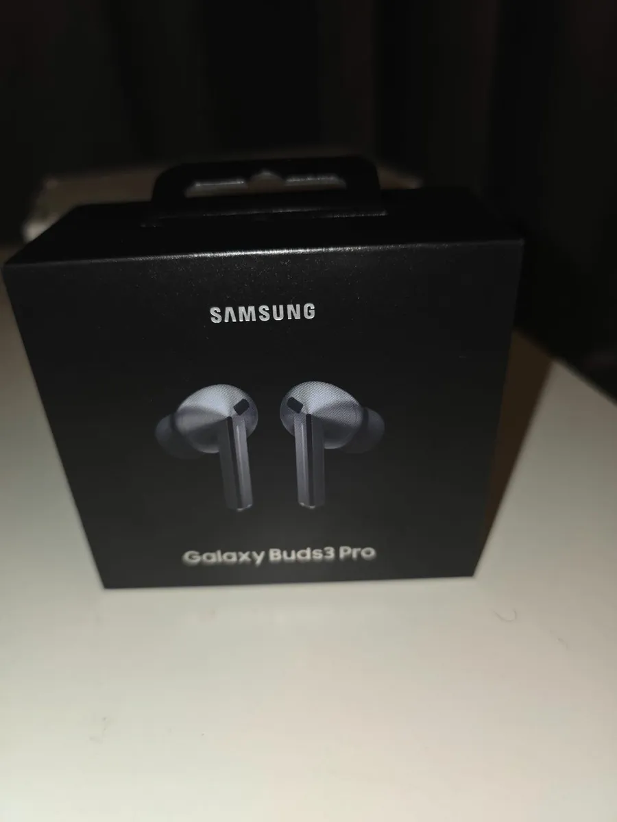 Samsung Galaxy Buds3 Pro - Image 1