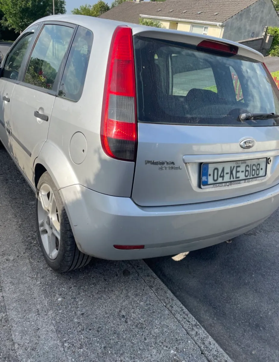 2004 Ford Fiesta - Image 2