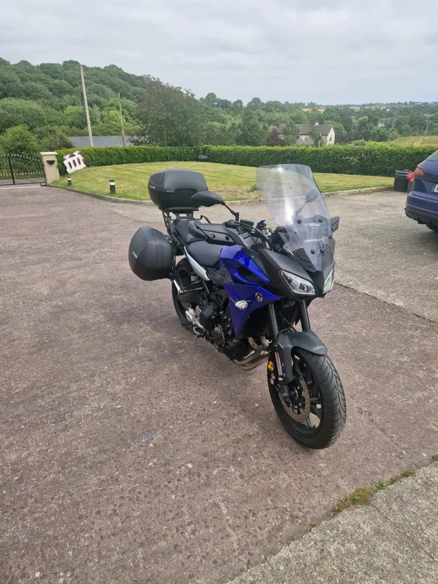 Tracer 900 - Image 1