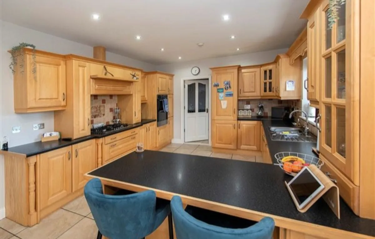 Maple Hand Crafted Kitchen - Image 3