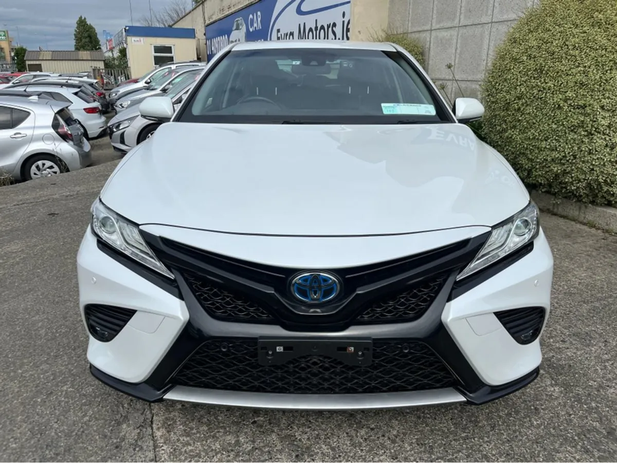 Toyota Camry WS Hybrid Automatic 2.5 Petrol //mas - Image 2