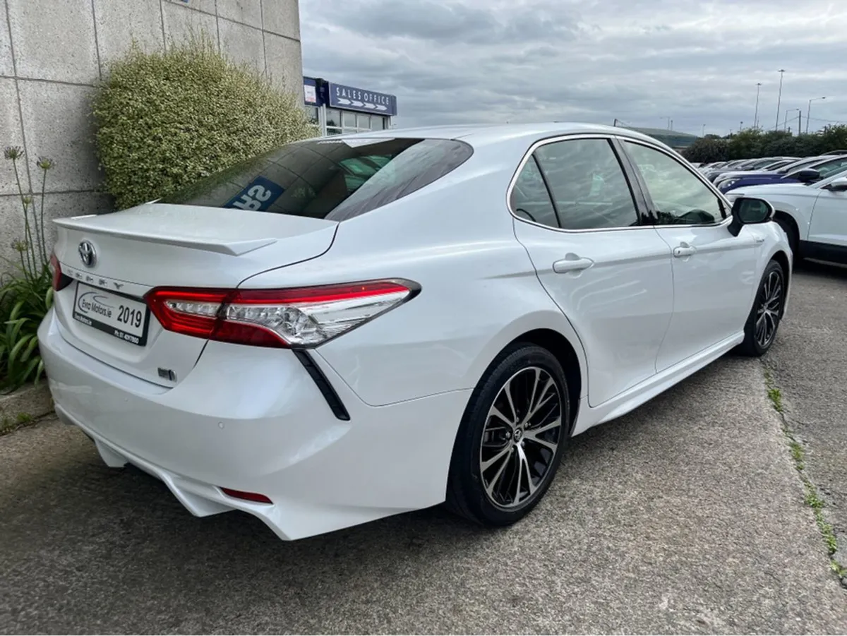 Toyota Camry WS Hybrid Automatic 2.5 Petrol //mas - Image 4