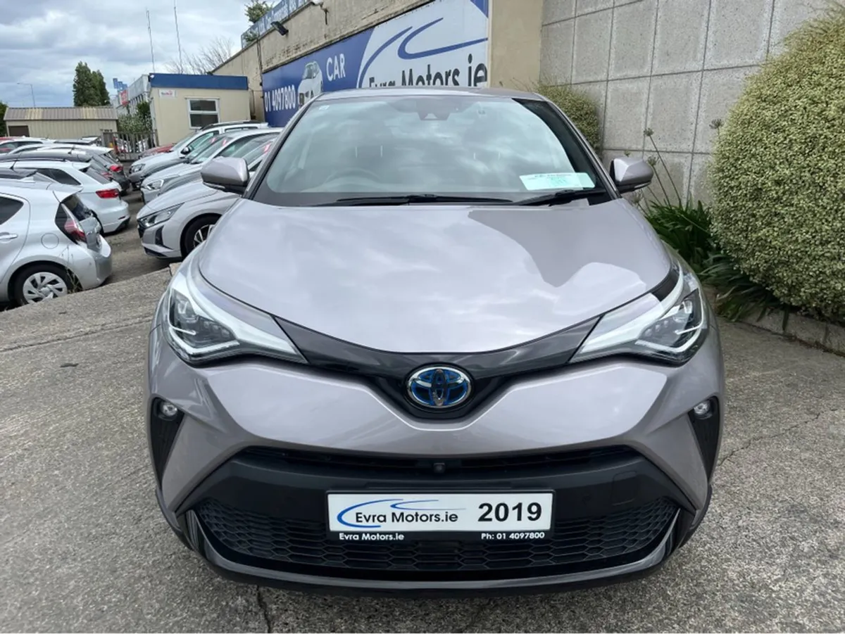 Toyota C-HR SOL Hybrid Automatic 1.8 Petrol //hig - Image 2