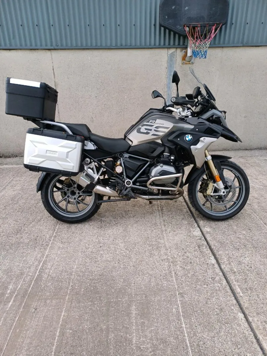 BMW R1200GS  low km's - Image 1