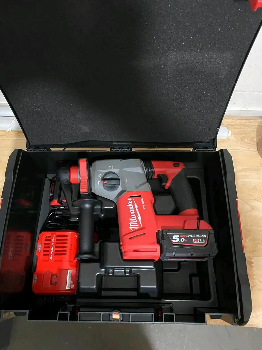 Milwaukee M18 CHX Combination Hammer Drill - Image 1