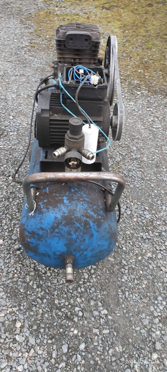 100L air compressor for parts/repair - Image 4