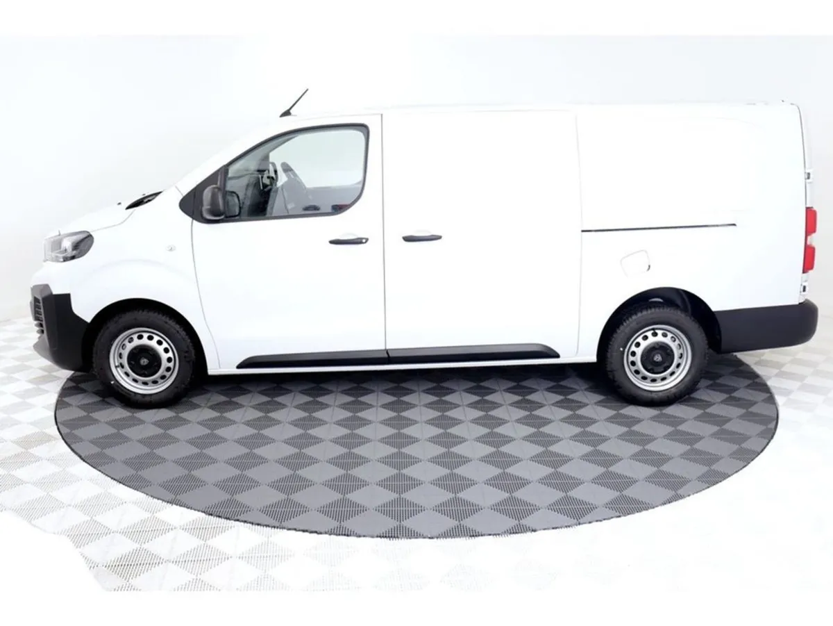Peugeot Expert Professional Long 1.5 Diesel 120HP - Image 4