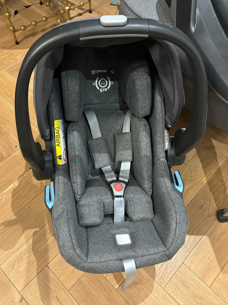 Baby Car Seat - Image 1