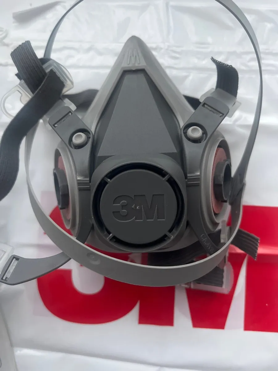 New 3M reusable half mask 6000 - Image 1