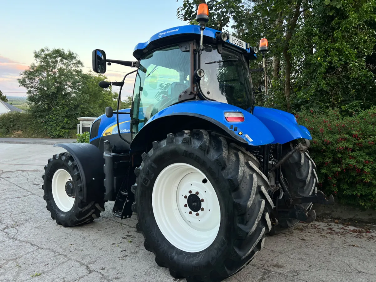 2011 New Holland T6070 - Image 4