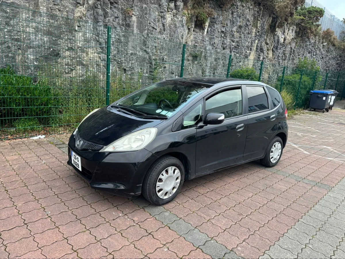 Honda Fit 2013 - Image 2