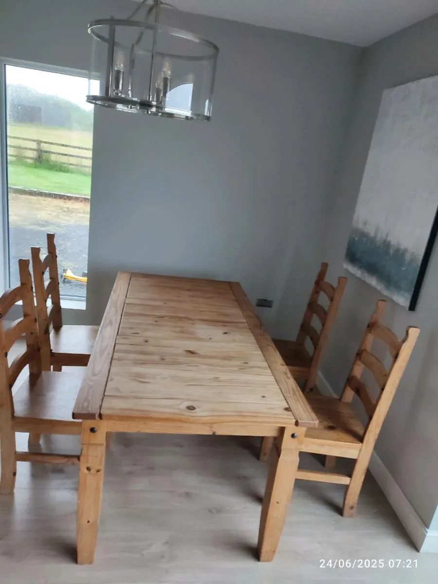 Mexican pine table and 4 chairs - Image 3