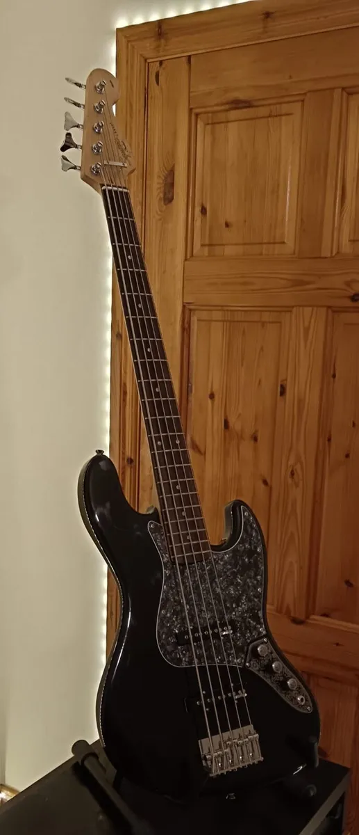 5 String Squier Fender Jazz Bass - Image 2