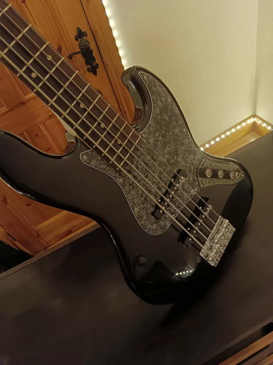 5 String Squier Fender Jazz Bass - Image 3