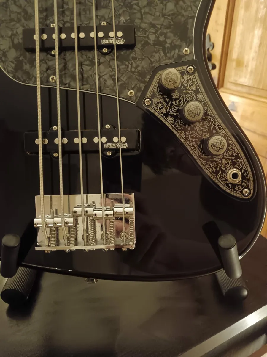 5 String Squier Fender Jazz Bass - Image 4