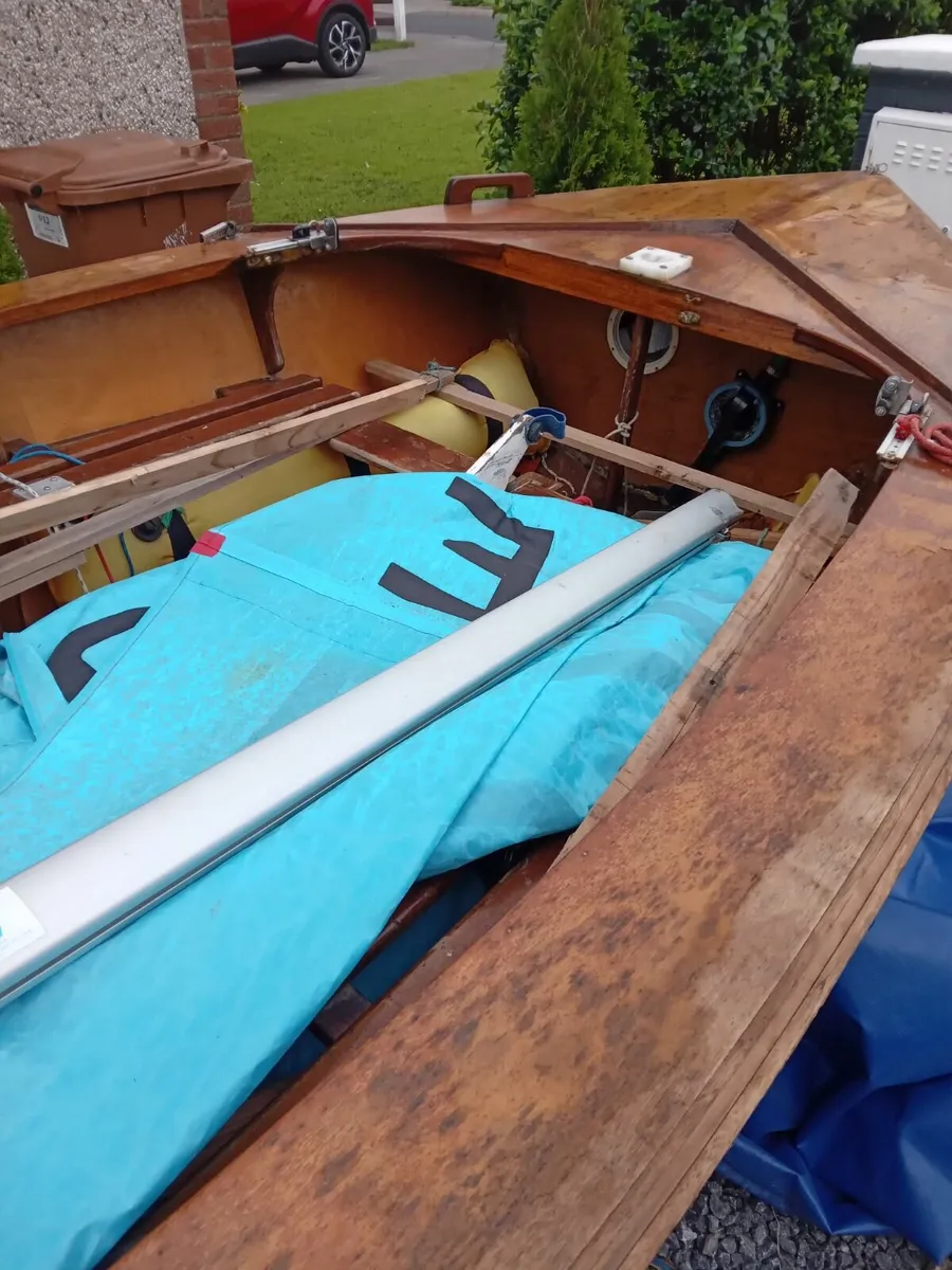 Sailing Dinghy - Image 2